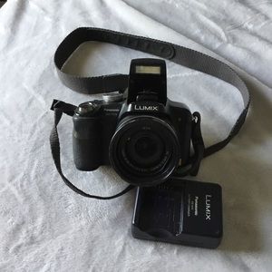 LUMIX DMC-FZ18 Camera